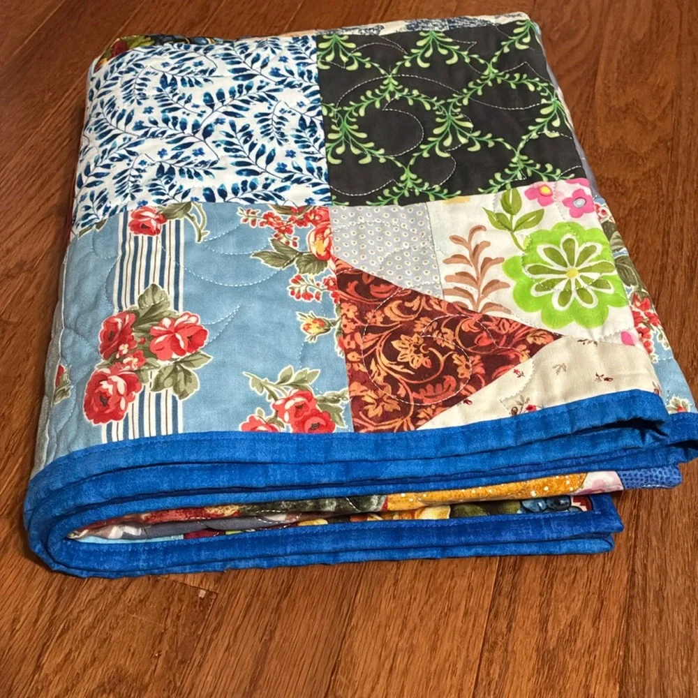 Granny’s Girls - FLORAL BONANZA QUILT